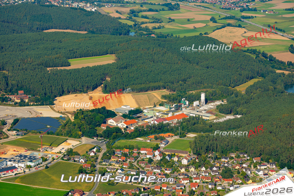 Das Luftbild zeigt :  Stulln - Die Luftaufnahme wurde 2024 vom UL-Flugzeug aus erstellt ( keine Drohne ) - Hochauflösende Luftaufnahme - Für grossformatige Ausdrucke geeignet. Die Geschenkidee !Mit Lizenz und Bildrechte bestellbar