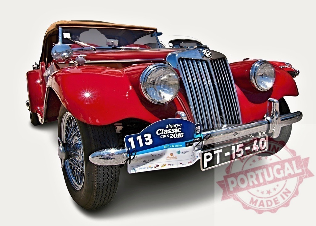 Red MG TD participating in Algarve Classic Cars 2015 | Classic red MG TD sports car showing number 113 at Algarve Classic Cars 2015 - Realisiert mit Pictrs.com