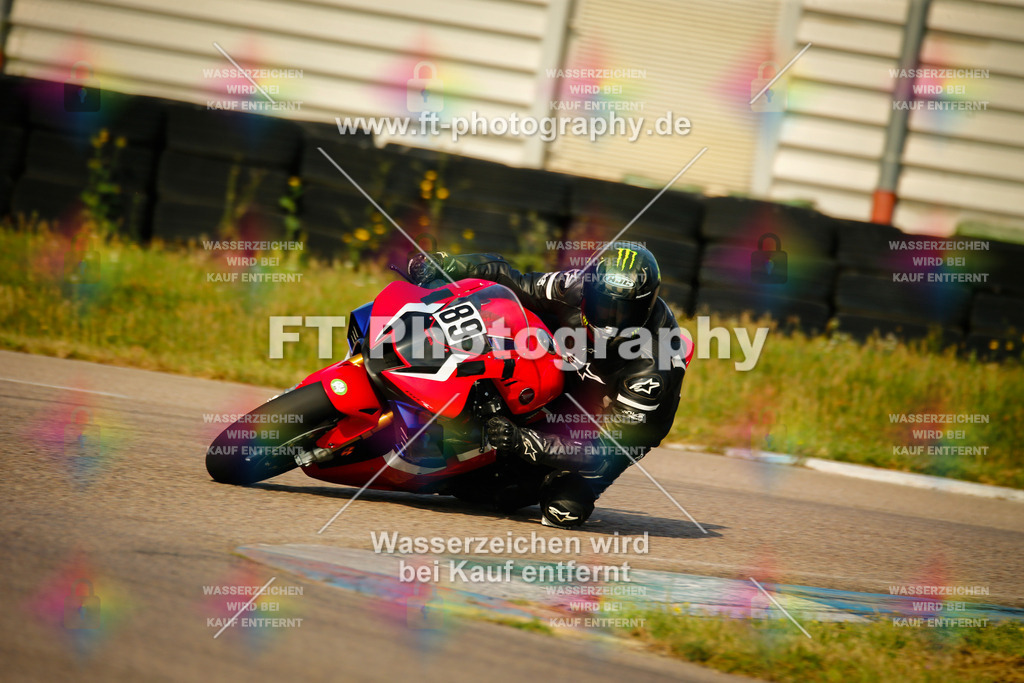 _MOT5402 | Hier findet Ihr Bilder von Touristenfahrten auf der Nürburgring Nordschleife oder von anderen Veranstaltungen die ich besucht habe. Viel Spass beim Durch Schauen 