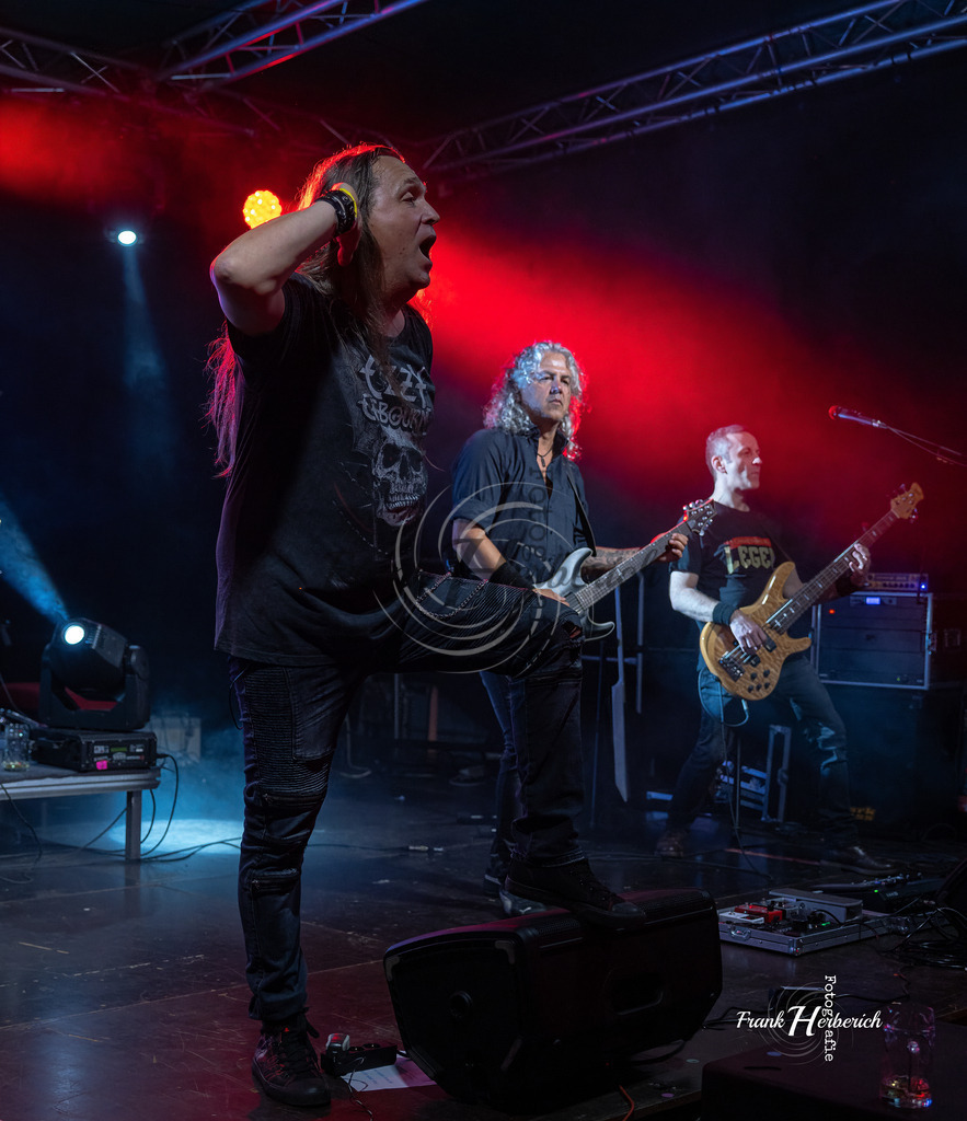 Legend | Legend , Meet the Heat in Höpfingen - Realisiert mit Pictrs.com