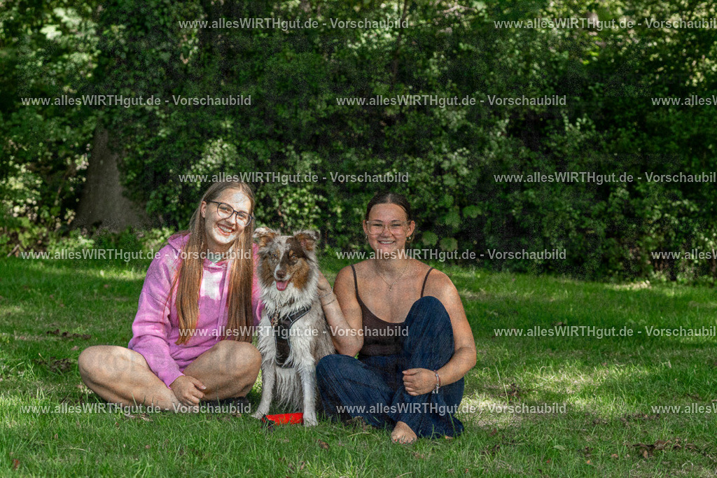Hundeschwimmen_Volksbad_2026-allesWIRTHgut_Tierfotografie-2609061405-FAY06888 | Professionelle Tierfotografie in Mönchengladbach von Daniel Wirth (allesWIRTHgut). Liebevolle & natürliche Bilder von Hunden & Katzen für unvergessliche Erinnerungen.