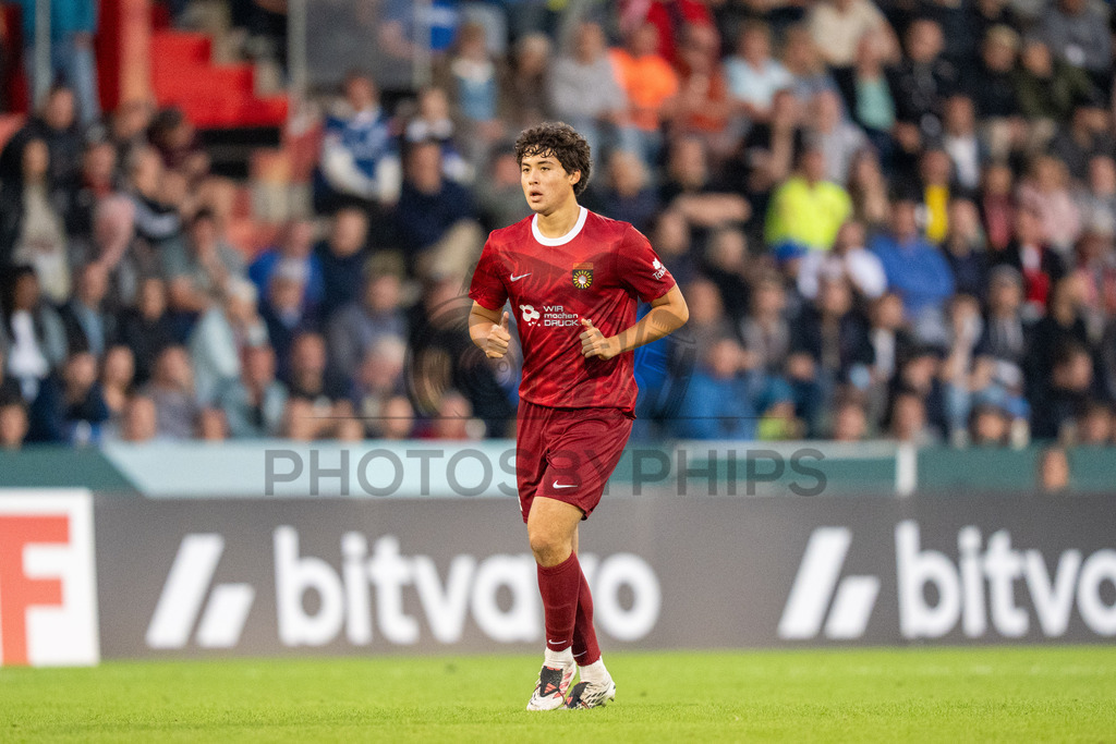 SG Sonnenhof Großaspach vs. Arminia Bielefeld, Fussball, DFB-Pokal, 1. Runde, 22.08.2026 | Franz Bleicher (SG Sonnenhof Großaspach, #04),SG Sonnenhof Großaspach vs. Arminia Bielefeld, Fussball, DFB-Pokal, 1. Runde, 22.08.2026,DFB regulations prohibit any use of photographs as image sequences and/or quasi-video