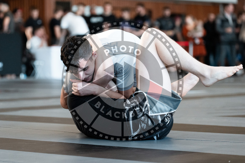 20251129PBB7354 | Fighters compete during the luta livre competition ILLCS XI winter edition on November 29, 2025 in Hannover, Germany.