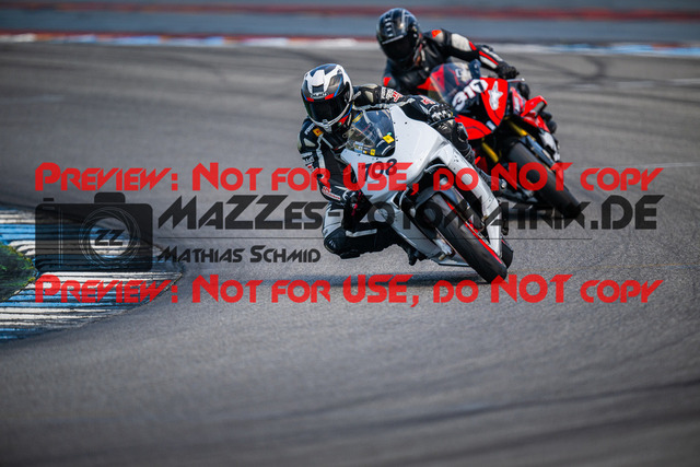 MaZZes_FotoMatrix_240520_6007705_7325 | GELB