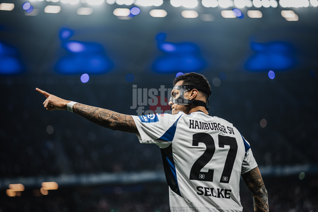 Fußball | Männer | Saison 2024/2025 | 2. Fußball-Bundesliga | 23. Spieltag | Hamburger SV vs. 1. FC Kaiserslautern | 21.02.2025 | Davie Selke (#27, HSV) jubelt, das Tor wird durch VAR aberkannt Videobeweis