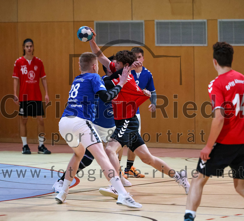 2022-11-19_030_SpVgg_Altenerding_gegen_TG_Landshut_II | Erding, Deutschland, 19.11.2022:
Handball, Bezirksoberliga Männer 2022 / 2023, 9. Spieltag, SpVgg Altenerding gegen TG Landshut II, Endergebnis: 33:31

Tom Baumhardt (TG Landshut, #28), Tim Steininger (SpVgg Altenerding, #10)

Foto: Christian Riedel / fotografie-riedel.net