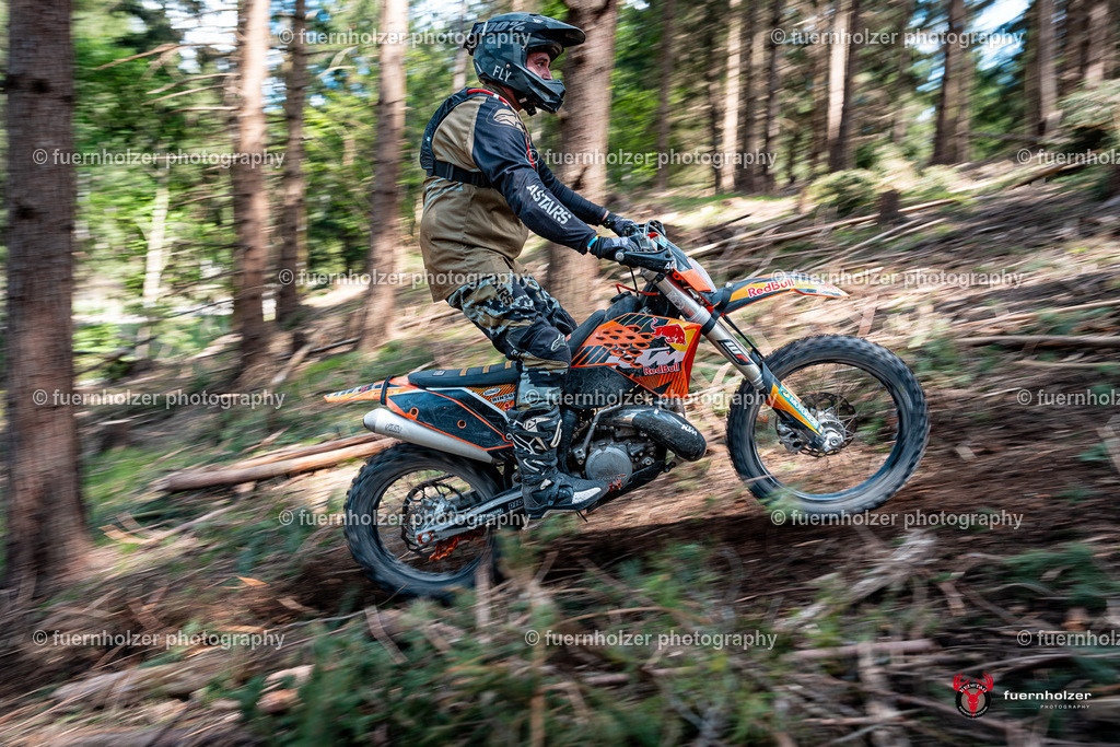 fuernholzer_250501-C1-813 | Fotografische Impressionen von der Red Stag Enduro Extreme by fuernholzer-photography.com. Endurosport in Österreich fotografisch festgehalten von fuernholzer. Auftragsfotografie für Private, Gewerbefotos und Industriefotografie. Eventfotografie, Sportfotografie und Motorsportfotografie. Anbieter von Fotoworkshops, Fototraining, fotografischen Vorträgen und Fotoseminaren.