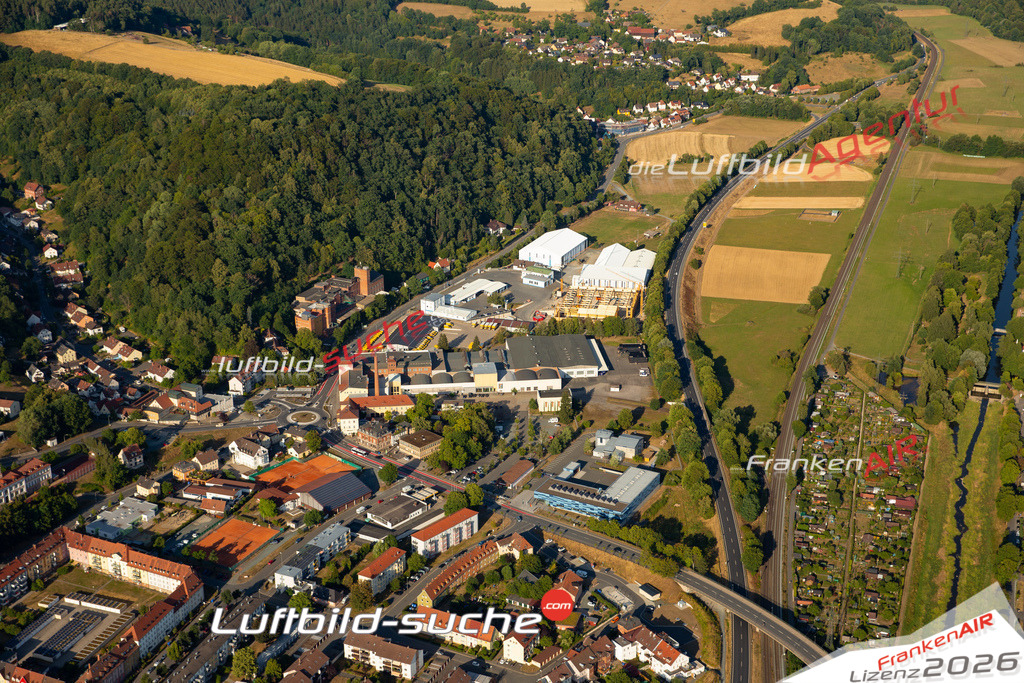 Das Luftbild zeigt : Hofer Straße Kulmbach - Die Luftaufnahme wurde 2023 vom UL-Flugzeug aus erstellt ( keine Drohne ) - Hochauflösende Luftaufnahme - Für grossformatige Ausdrucke geeignet. Die Geschenkidee !Mit Lizenz und Bildrechte bestellbar