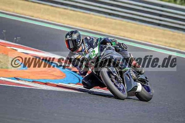 pubi2362 | Professionelle Fotos von Sportveranstaltungen, aber auch Hochzeiten und anderen Events. - Realisiert mit Pictrs.com