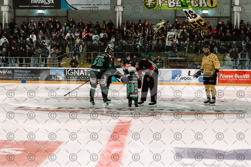 Alligators_vs_Bayreuth_10_2025-52 | Höchstadt Alligators Fotogalerie: Eishockey-Action aus Franken. Professionelle Spielfotos, Portraits & Stadionbilder zum Download. Jetzt entdecken! - Realisiert mit Pictrs.com