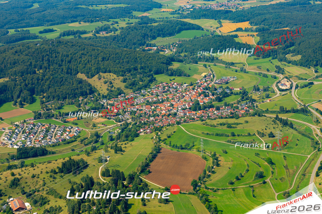 Das Luftbild zeigt :  Gomadingen - Die Luftaufnahme wurde 2024 vom UL-Flugzeug aus erstellt ( keine Drohne ) - Hochauflösende Luftaufnahme - Für grossformatige Ausdrucke geeignet. Die Geschenkidee !Mit Lizenz und Bildrechte bestellbar