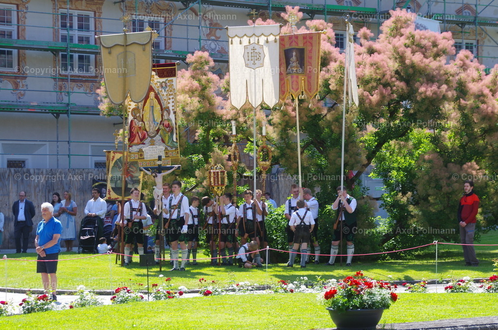 IMGP4719 | fotografiert von Axel PollmannLeonhardi Wallfahrt Benediktbeuern und Murnau, Fronleichnam, Fasching, Landschaft im Loisachtal und Benediktbeuern  - Realisiert mit Pictrs.com
