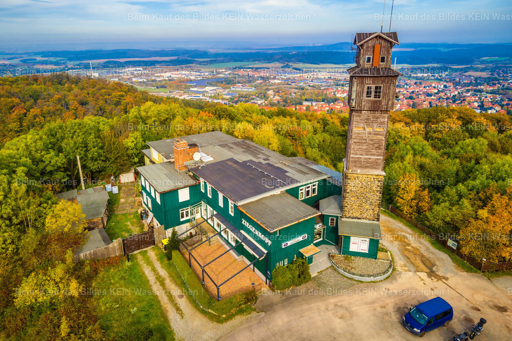 Ziegenkopf in Blankenburg Harz Herbst-0003 | Die Magdeburger Platte® - das sind die schönsten Luftbilder von Magdeburg & Sachsen-Anhalt auf Acryl, Leinwand oder zum Download. Das ist Luftbildfotografie & Luftbildaufnahmen mit Drohne & Flugzeug.  - Realisiert mit Pictrs.com