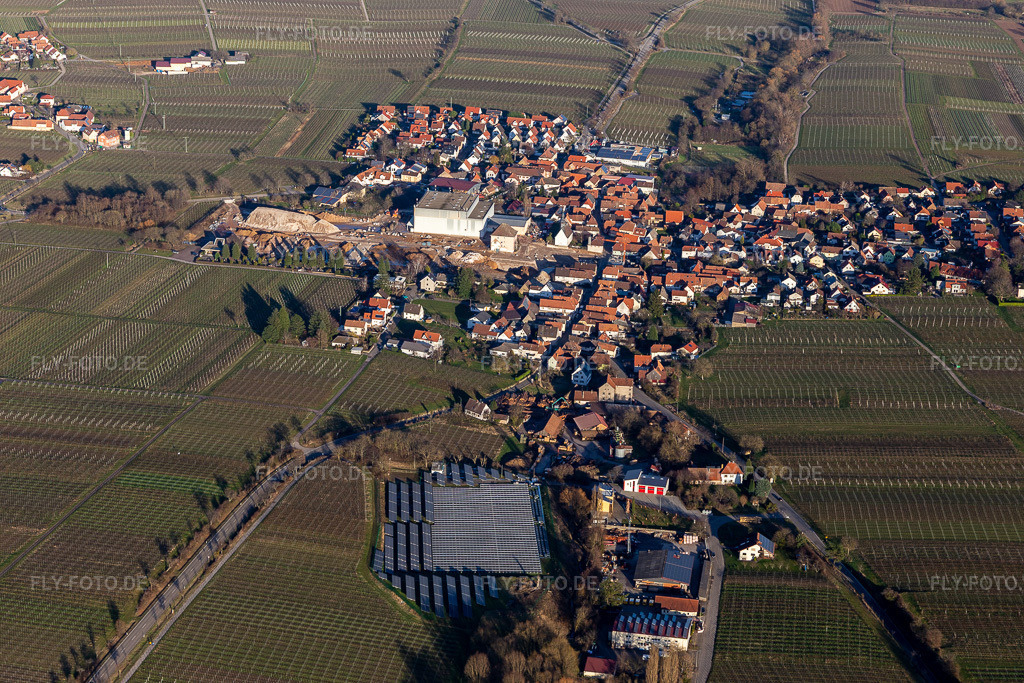 Luftbild:  in Böchingen im Bundesland Rheinland-Pfalz in Deutschland. – Foto: IMG_130647.jpg vom 23.02.2022 durch Werner Riehm/FLY-FOTO.de – Auflösung des Originals: 5472 x 3648 px – Böchingen