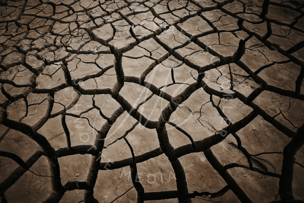 2021-04-28 Breitenauer See ohne Wasser R5-49 | Ausgetrocknet - Realisiert mit Pictrs.com