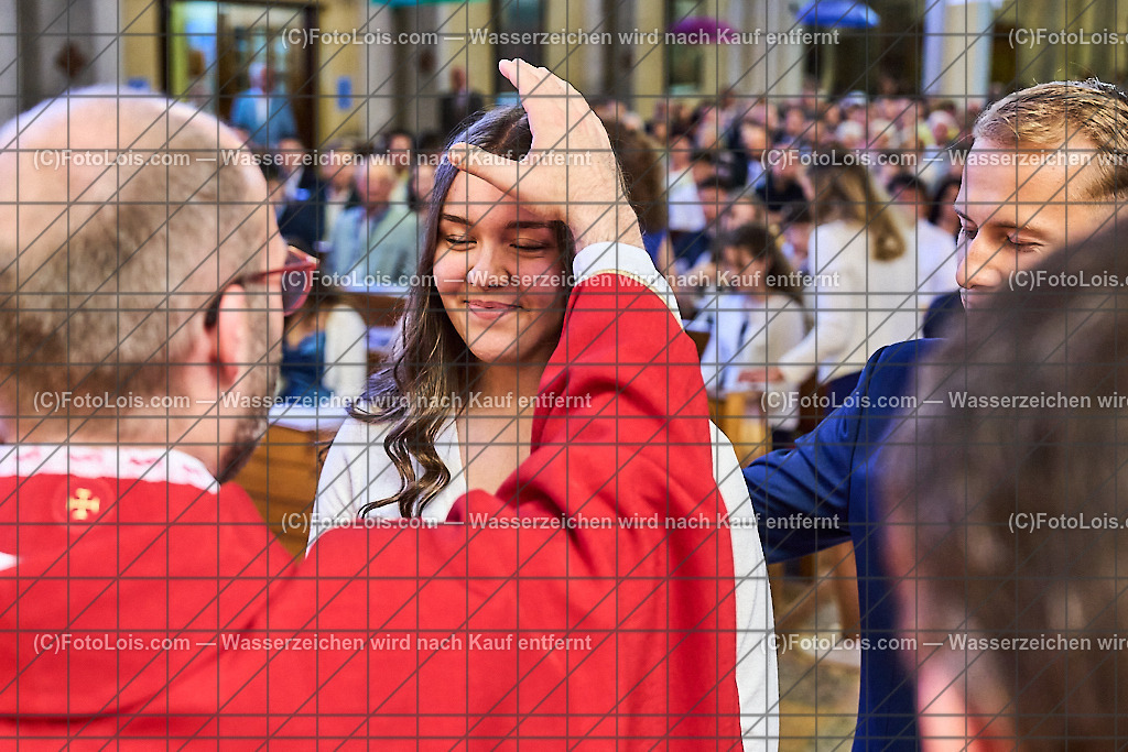 ALP1023_PfarrFirmung Wieselburg_Firmvorgang | (C)FotoLois.com, Alois Spandl, Firmung in der Pfarrkirche Wieselburg mit Generalvikar Dr. Christoph Weiss, Dechant Pfarrer Daniel Kostrzycki und Monignore Franz Dammerer, Sa 15. Juni 2024.