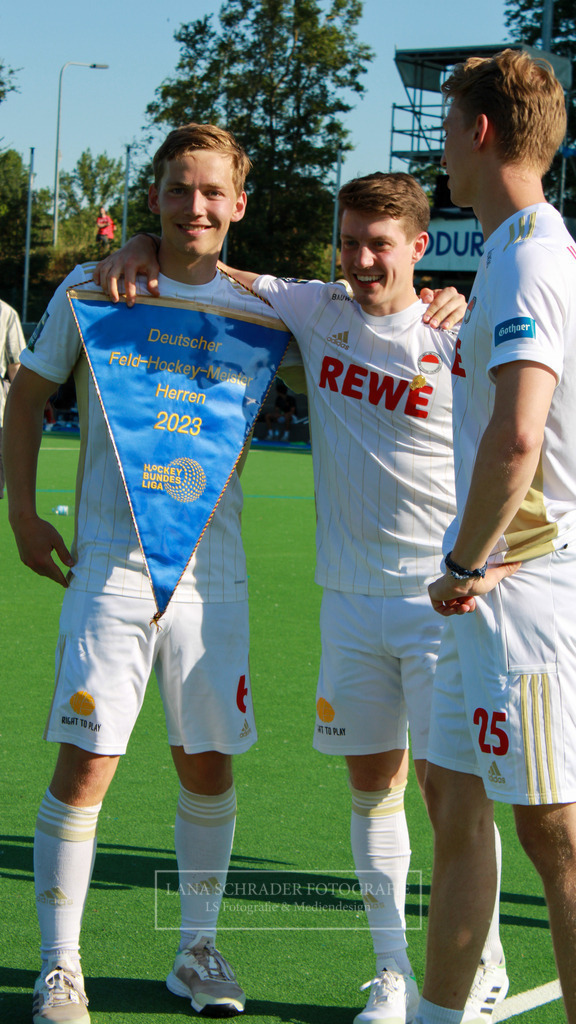 DM23 Finale Herren Mannheimer HC -  Rot-Weiß Köln 04.06.23-330 | lanaschraderfotografie - Realisiert mit Pictrs.com