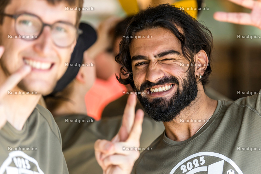 2025-200079550-Strandvölkerball-WM_1 |  23.08.2025; Berlin Foto: Gerold Rebsch - www.beachpics.de