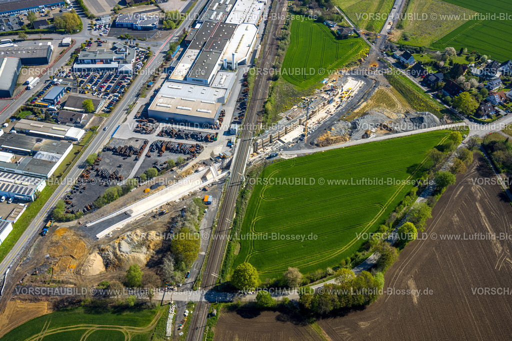Kamen230406051 | Luftbild, Südkamener Spange, Baustelle mit Neubau und Unterführung, Anschluss an Dortmunder Straße und Westicker Straße, Bahngleise und Unterführung, Kamen, Ruhrgebiet, Nordrhein-Westfalen, Deutschland