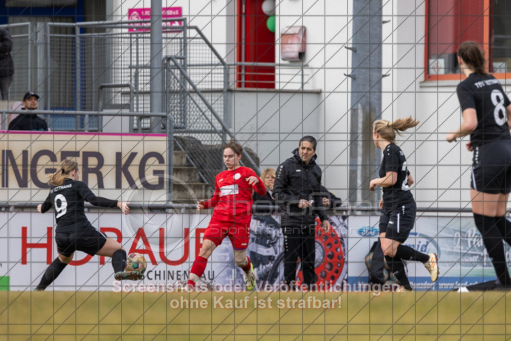 20250223_133504_0240 | #,1.FC Donzdorf (rot) vs. TSV Tettnang (schwarz), Fussball, Frauen-WFV-Pokal Achtelfinale, Saison 2024/2025, Rasenplatz Lautertal Stadion, Süßener Straße 16, 73072 Donzdorf, 23.02.2025 - 13:00 Uhr,Foto: PhotoPeet-Sportfotografie/Peter Harich