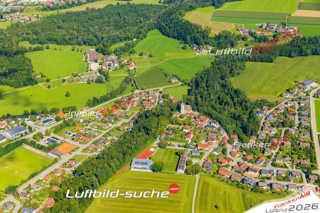 Schrägluftbild  Eglsee  Trostberg - Das Luftbild wurde 2025 vom UL-Flugzeug heraus erstellt ( keine Drohne ) - Hochauflösende Luftaufnahme -Nicht vergleichbar mit Google Maps oder Satelittenbilder- Die Geschenkidee !Mit Lizenz und Bildrechte bestellbar