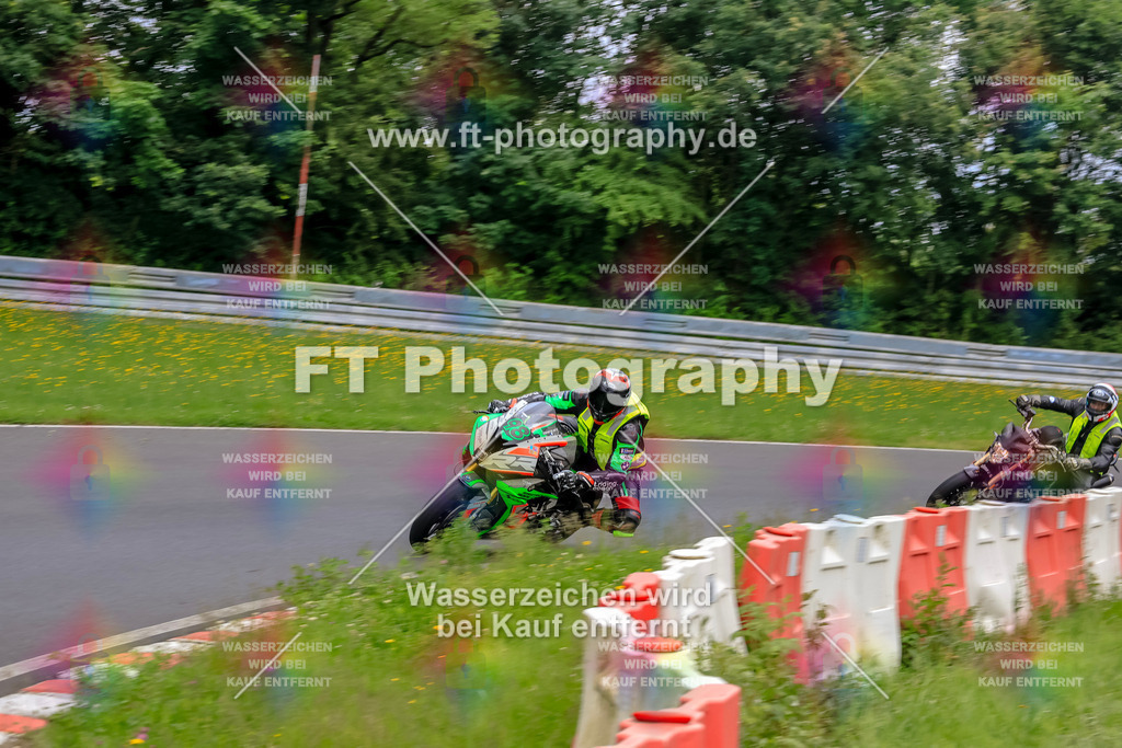 VBK-6967 | Hier findet Ihr Bilder von Touristenfahrten auf der Nürburgring Nordschleife oder von anderen Veranstaltungen die ich besucht habe. Viel Spass beim Durch Schauen 