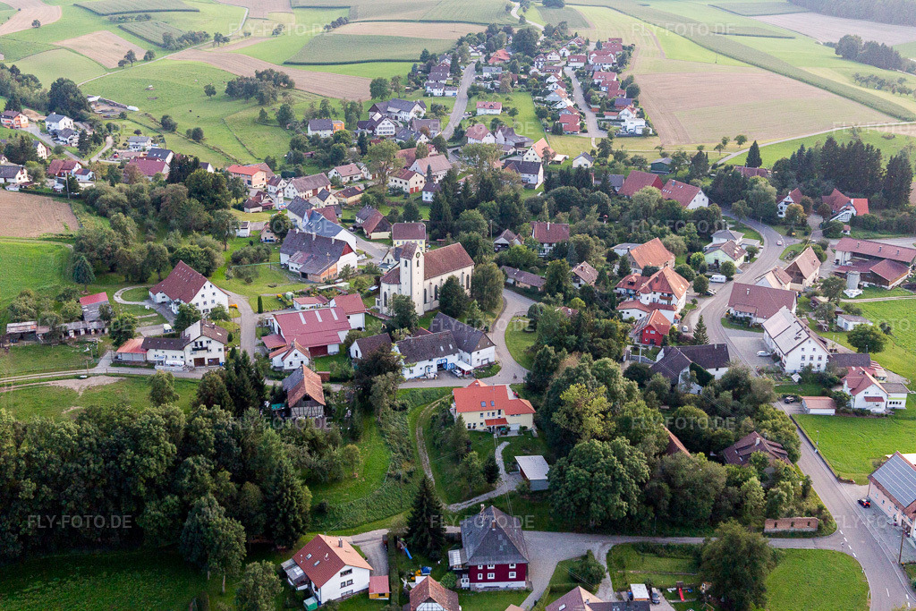 Luftbild: St. Oswald im Ortsteil Mindersdorf in Hohenfels im Bundesland Baden-Württemberg in Deutschland. Foto: IMG_102966.jpg vom 26.08.2017 durch Werner Riehm/FLY-FOTO.de