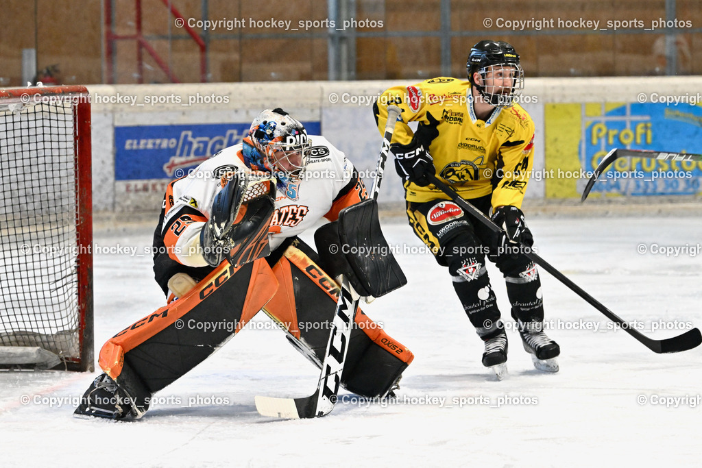 EC Hornets Spittal vs. USC Piraten Velden 18.2.2024 | #29 Stroi Thomas USC Velden, #24 Brunner Noel EC Hornets Spittal, EC Hornets Spittal vs. USC Piraten Velden 18.2.2024, EC Hornets Spittal vs. USC Piraten Velden 18.2.2024 am 18.02.2024 in Spittal an der Drau (Eissportzentrum Spittal), Austria, (Photo by Bernd Stefan)