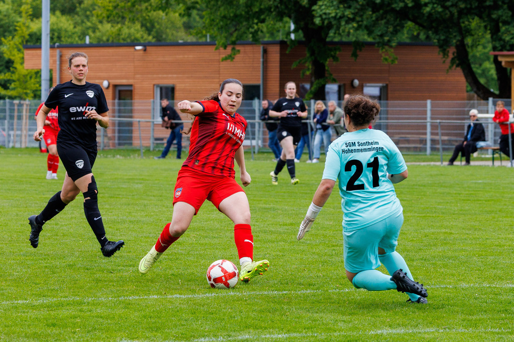 20260517-SGMHS-FCH_091 | SGM Hohenmemmingen/Sontheim vs. 1.FC Heidenheim 1846 II, Fußball, Frauen, Bezirksliga Meisterrunde, 2025/2026, 4. Spieltag, 17.05.2026 in Sontheim, Rasenplatz 1(Foto: Michael Bulling) - Realisiert mit Pictrs.com