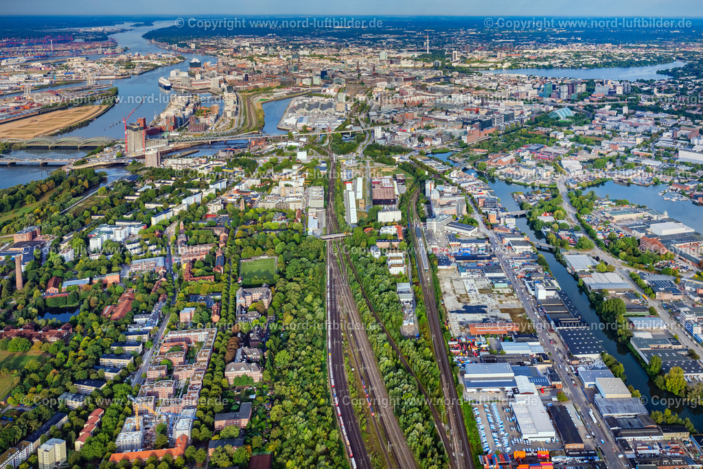 Hamburg_Rothenburgsort_ELS_6829200925 | HAMBURG 20.09.2025 Entwicklungsgebiet "Neuer Huckepackbahnhof der Industriebrache an der Billstraße im Stadtteil Rothenburgsort in Hamburg. // Development area "New piggyback station on the industrial wasteland at Billstrasse in the Rothenburgsort district of Hamburg. Foto: Martin Elsen