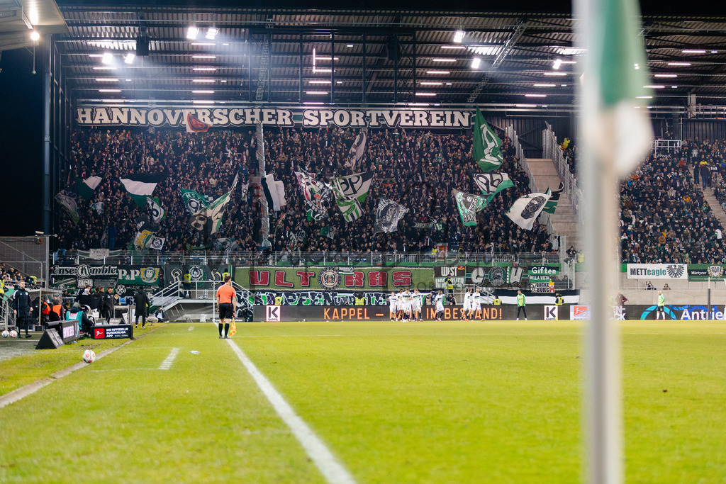 2. Bundesliga, Saison 2025/26, 15. Spieltag: SC Preußen Münster - Hannover 96 | Münster, 05.12.2025: 2. Bundesliga, 15. Spieltag, SC Preußen Münster gegen Hannover 96 im LVM-Preußenstadion in Münster. Foto: sportfotografie.ms | Markus Paletta - Realisiert mit Pictrs.com