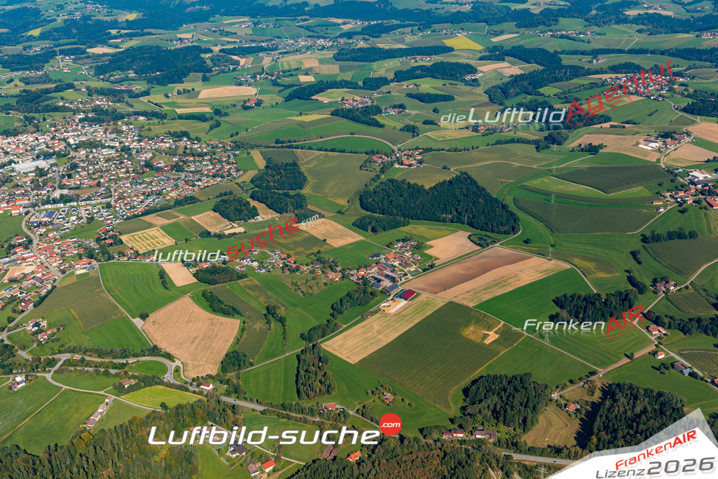 Die Luftaufnahme Pretz - Tittling wurde 2021 mittels Flugzeug (keine Drohne) erstellt. Hohe Auflösung -für große Poster und Wandbilder geeignet!