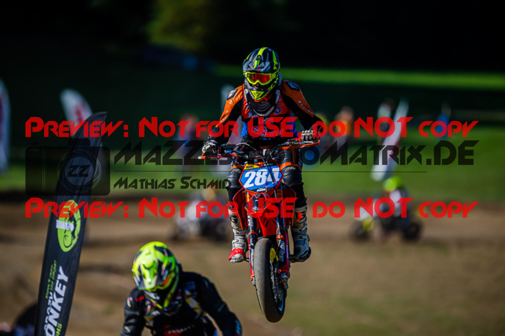 MaZZes_FotoMatrix_220904_6781 | UE40