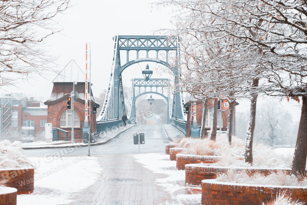 081 Wilhelmshaven Schnee - 02-12-2023 -R Ganske | Onlineshop mit Bildern von Stränden, Häfen und Meer. Leinwände, Poster, Kalender und andere Materialien erhältlich. Kommerzielle Lizenzen möglich.  - Realisiert mit Pictrs.com
