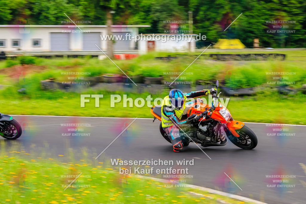 VBK-7591 | Hier findet Ihr Bilder von Touristenfahrten auf der Nürburgring Nordschleife oder von anderen Veranstaltungen die ich besucht habe. Viel Spass beim Durch Schauen 