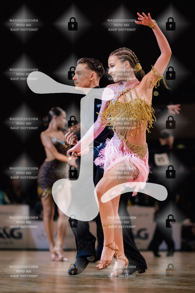 Goldstadtpokal 2025 - WDSF Open Latin Youth 19th (95) Andrey Markin _ Alissa Fritzler (ATC Blau-Gold in der TSG 1845 Heilbronn)-2025-01-25-7361 | Webshop for digital downloads and prints of dance sport, event & show photographer Julian Link - Realisiert mit Pictrs.com