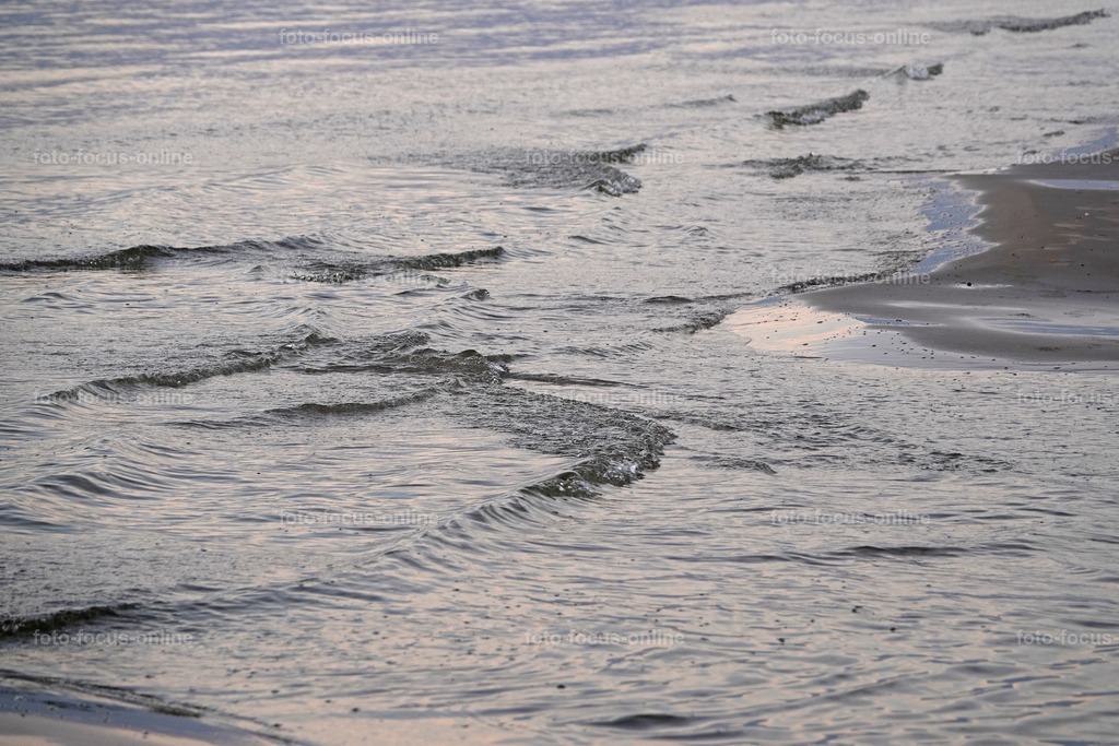 gentle waves on the way home | foto-focus-online