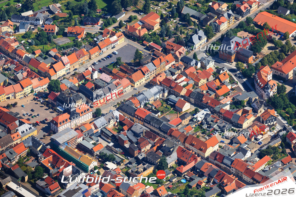 Die Luftaufnahme der Stadt Königsee Rottenbach wurde vom UL-Flugzeug heraus erstellt ( keine Drohne )- hohe Auflösung für beste Qualität