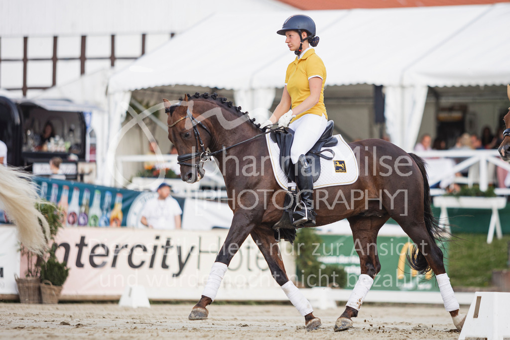 250711_BHO_Showabend-807 | Deine schönsten Turniermomente als professionelle Fotos! Entdecke hochwertige Pferdesport-Fotografie im Online-Shop. Jetzt Fotos finden & bestellen!
