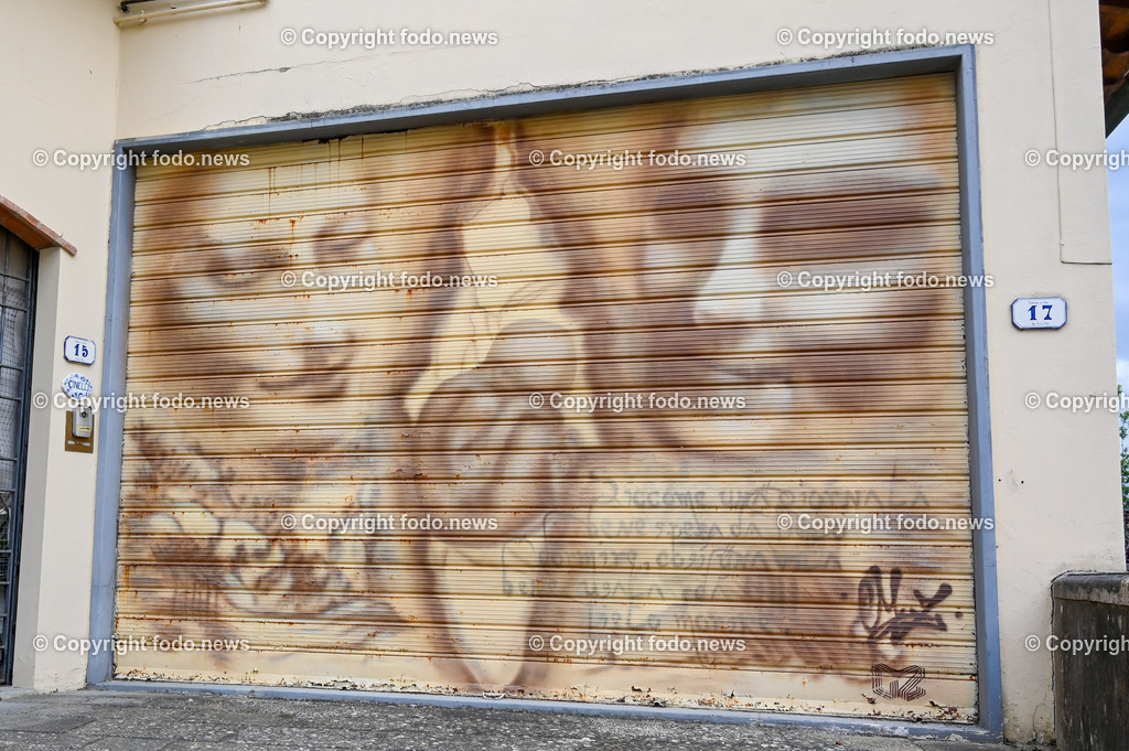 Italien_ Toskana_ Vinci_ 31.05.2024-88 | 31.05.2024, Italien, ITA, Toskana, Vinci im Bild Stadtansichten, Gebäude, Architektur, Touristen, Historisch, Souvenir, Altstadt, Museum, Statuen, Skulpturen, Leonardo Da Vinci, Castello dei Conti Guidi, Museo Leonardiano


Vinci ist eine italienische Gemeinde in der Metropolitanstadt Florenz, Region Toskana.
Quelle: Wikipedia
