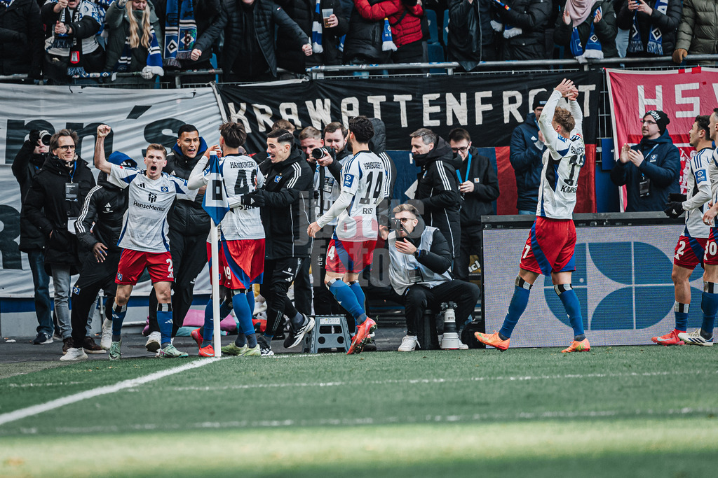 Fußball | Männer | Saison 2024/2025 | 2. Fußball-Bundesliga | 20. Spieltag | Hamburger SV vs. Hannover 96 | 02.02.2025 | Der HSV jubelt nach dem Tor von Jean-Luc Dompe (#7, HSV)