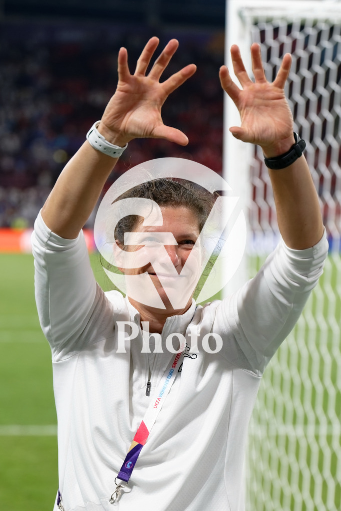 Finland v Switzerland: UEFA Women's EURO 2025 Group A | GENEVA, SWITZERLAND - JULY 10: Melanie Pauli staff of Switzerland celebrates after winning during the UEFA Women's EURO 2025 Group A match between Finland and Switzerland at Stade de Geneve on July 10, 2025 in Geneva, Switzerland. (Photo by Giuseppe Velletri/Sports Press Photo/Getty Images)