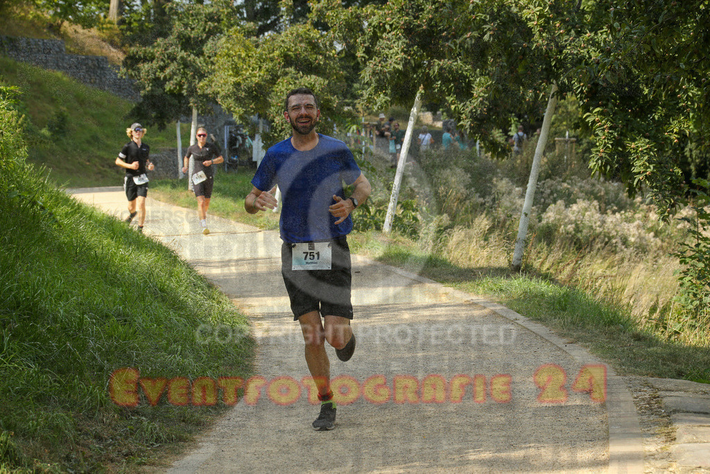 250824_1453_EX1_7917 | Sportfotografie im Rhein-Sieg Kreis, Köln, Bonn, NRW, Rheinland Pfalz, Hessen, etc. Unser Tätigkeitsfeld umfasst den Laufsport vom Volkslauf über den Marathon, Duathlon, Triathon bis zum Ultralauf wie Kölnpfad Ultra oder Schindertrail.