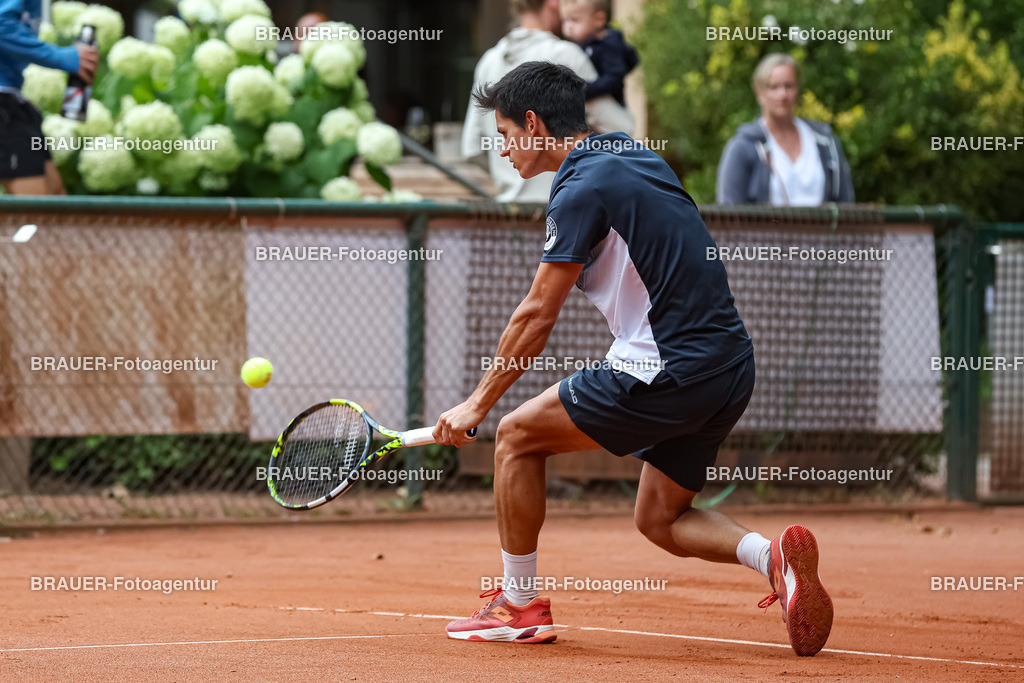 HTC Blau-Weiß Krefeld - LTTC Rot-Weiß Berlin  | Krefeld, Deutschland 21.07.2023, Carlos Sanchez Jover (HTC Blau-Weiß Krefeld) gegen Oriol Roca-Botalla (LTTC Rot-Weiss Berlin) ,

bei der 2. Tennis Bundesliga Nord Begegnung zwischen HTC Blau-Weiß Krefeld und LTTC Rot-Weiß Berlin am 21.07.2023 in Krefeld.

(Foto: BRAUER-Fotoagentur)
 
