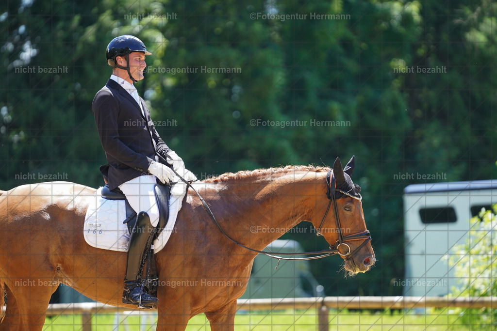 20240705-FAH03594 | Turnierbilder von Grafing, Reitsportbilder, Turnierfotos, Turnierfotografen Bayern, Pferdefotograf, Fotoagentur Herrmann
