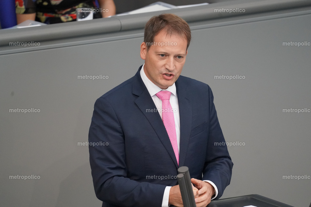 Manuel Höferlin (10) | Metropolico