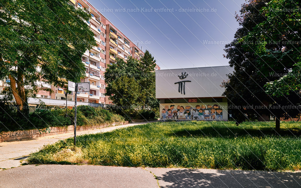 Leipzig Grünau Mitte Theatrium (Sommer 2025) | Leipzig Grünau Mitte Theatrium (Sommer 2025) - Realisiert mit Pictrs.com