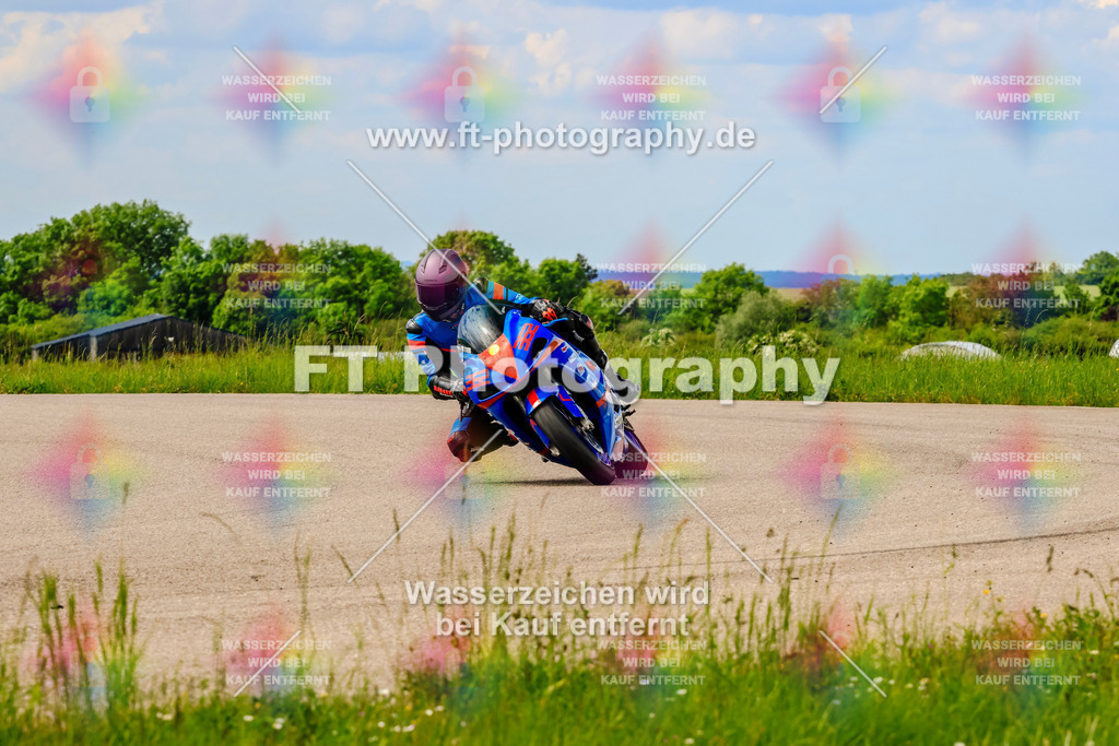 MotoTeam-0954 | Hier findet Ihr Bilder von Touristenfahrten auf der Nürburgring Nordschleife oder von anderen Veranstaltungen die ich besucht habe. Viel Spass beim Durch Schauen 