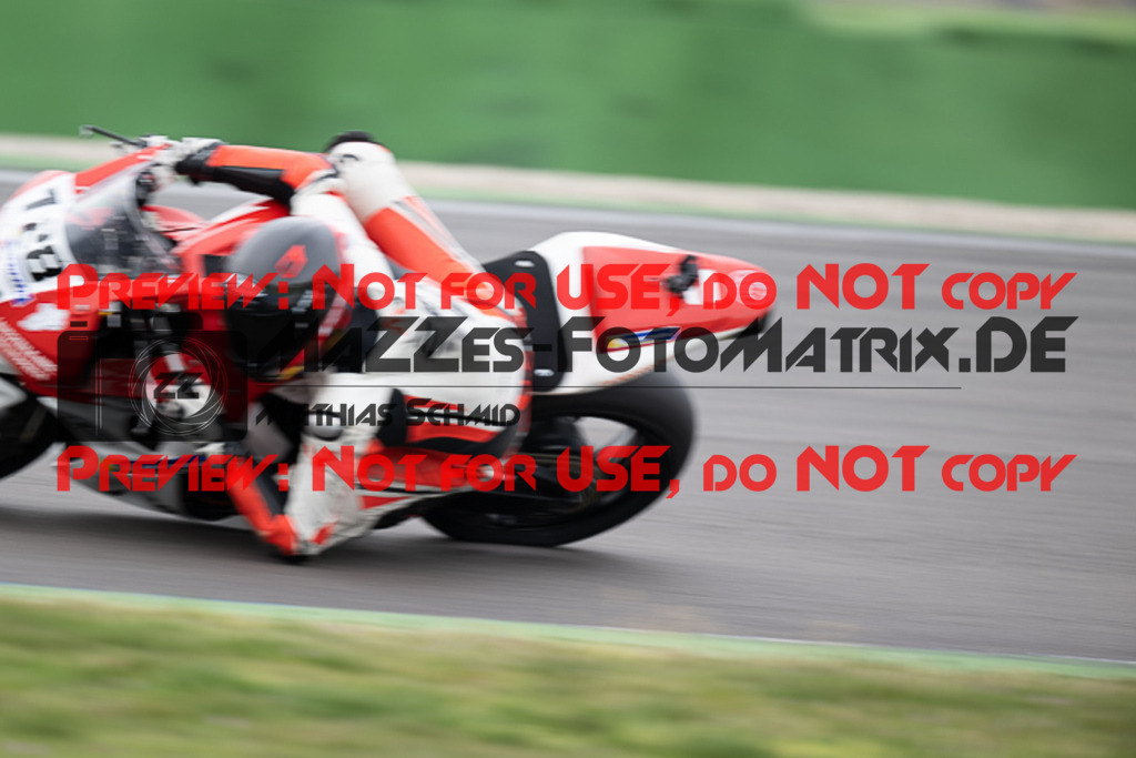 MaZZes_FotoMatrix_230410_3968 | WEISS