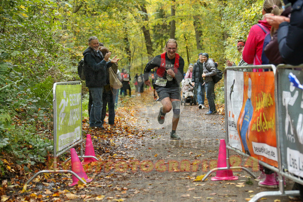 251026_1310_EX1_2740 | Sportfotografie im Rhein-Sieg Kreis, Köln, Bonn, NRW, Rheinland Pfalz, Hessen, etc. Unser Tätigkeitsfeld umfasst den Laufsport vom Volkslauf über den Marathon, Duathlon, Triathon bis zum Ultralauf wie Kölnpfad Ultra oder Schindertrail.